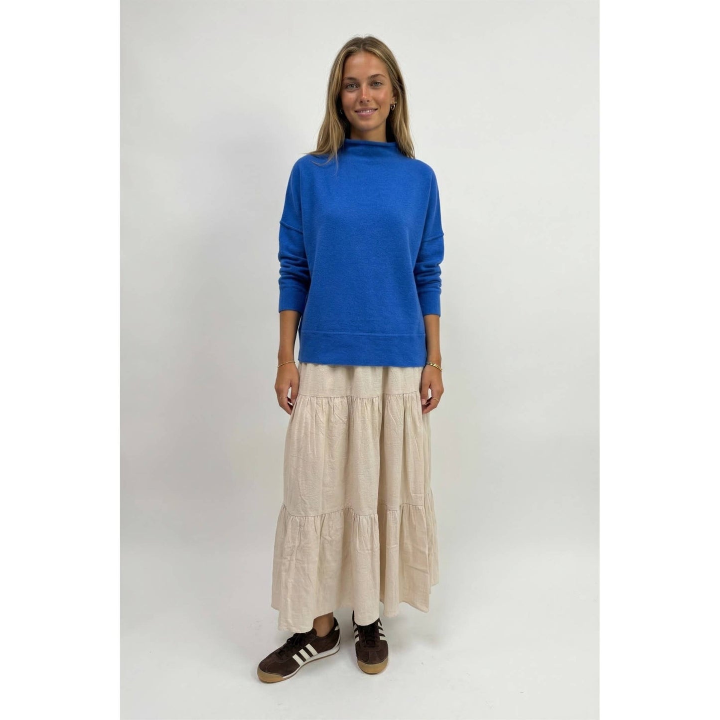 TF26-0153 - Mock neck pullover sweater.