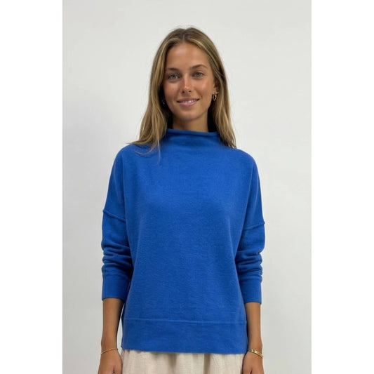 TF26-0153 - Mock neck pullover sweater.