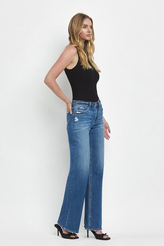 Wide leg high wasted jeans
