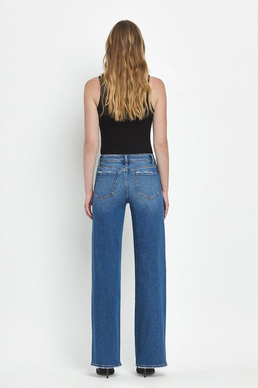 Wide leg high wasted jeans